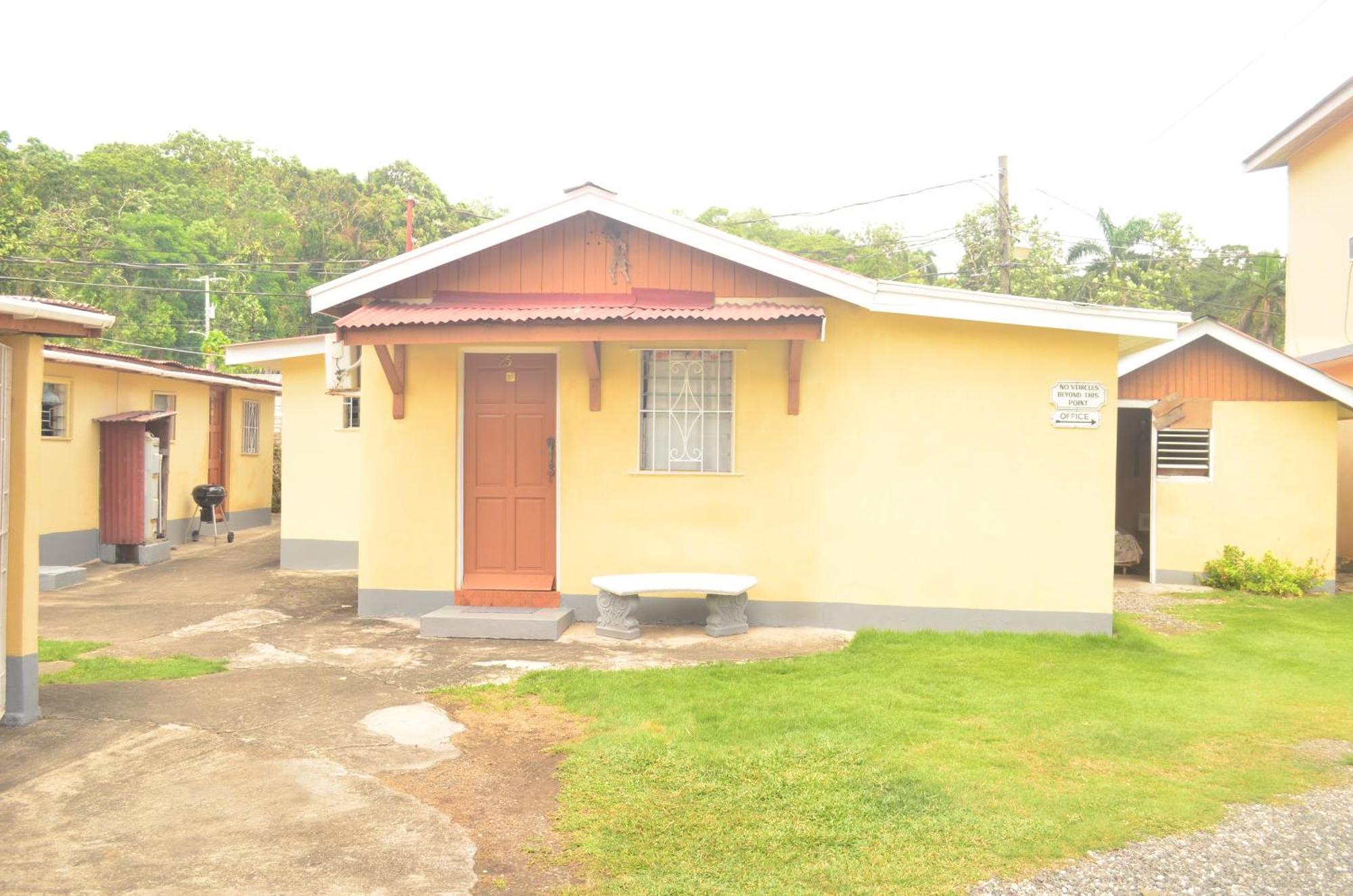 Little Shaw Park Guest House Ocho Rios Exterior photo